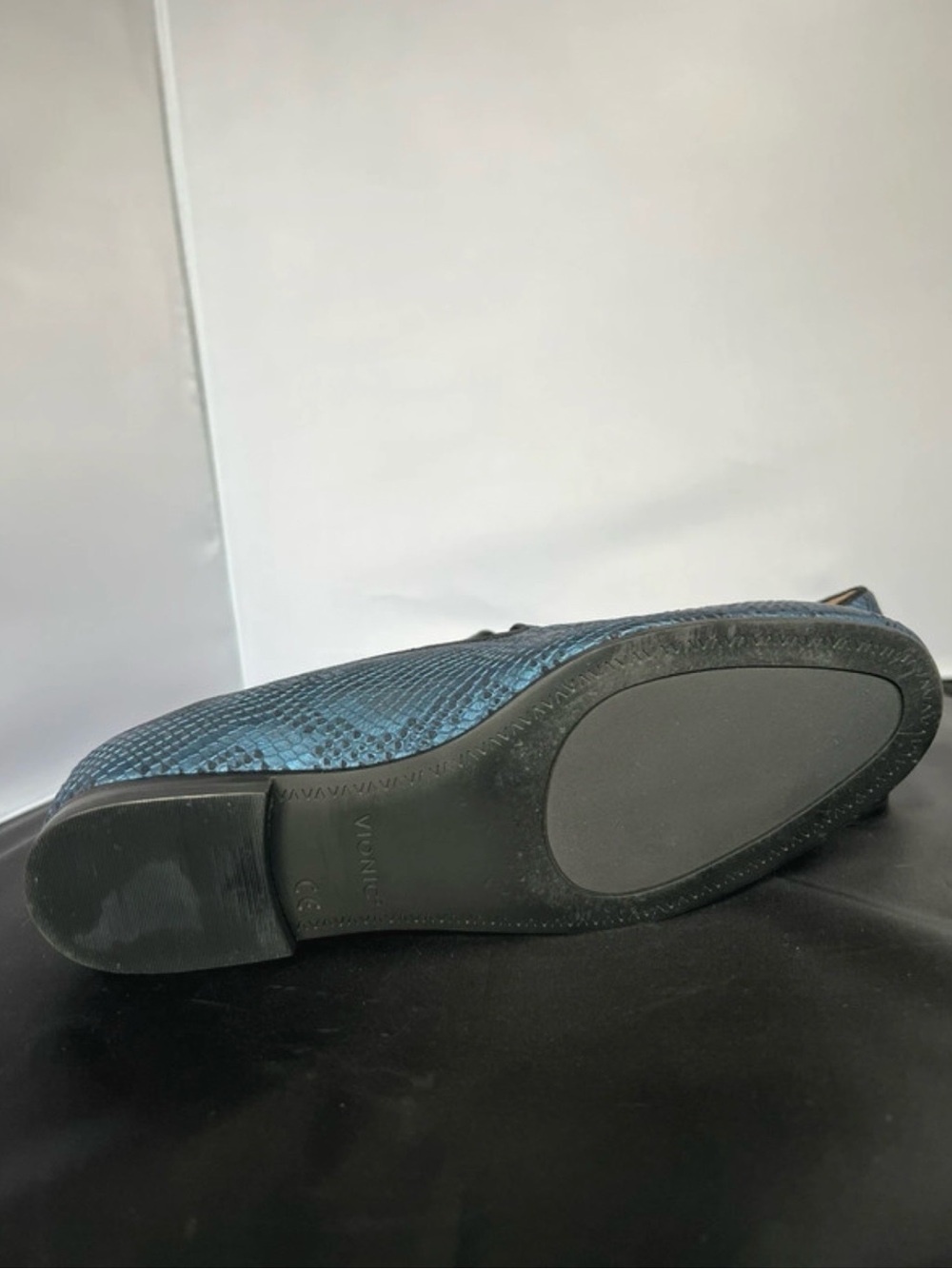 EUC Host Pick 🎉 Vionic Leather Willa II Slip On Loafers Blue Metallic Snake $130 - Picture 7 of 8